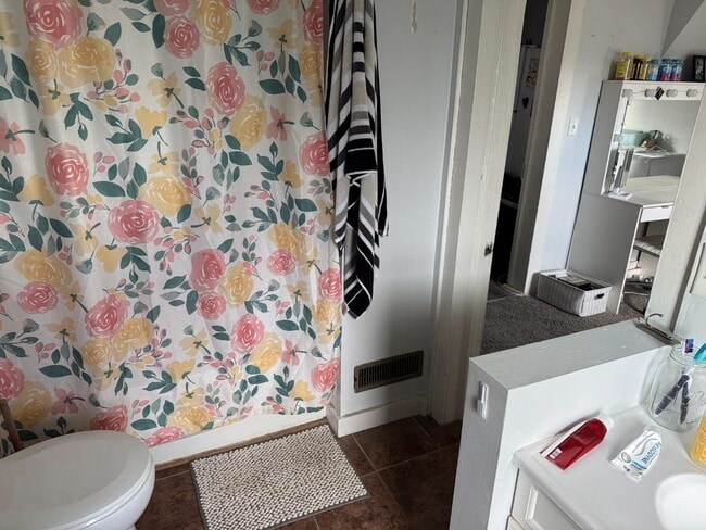 Building Photo - 526 Liberty St