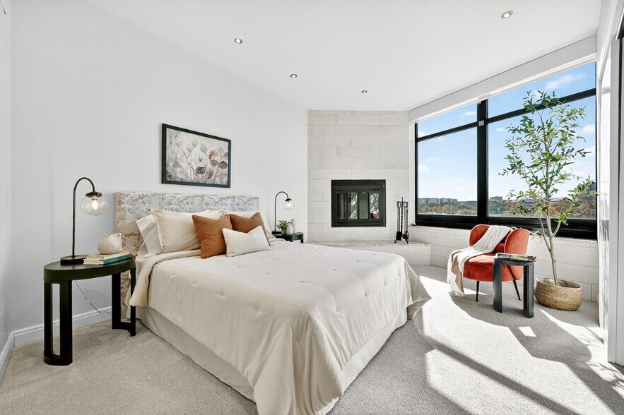 Building Photo - 1350 Lawrence St