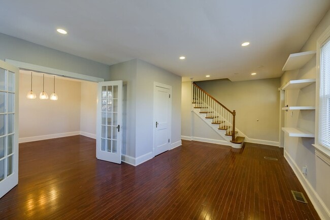 Building Photo - Modern End-Unit Townhome with Garage + Outdoor Space in SE DC