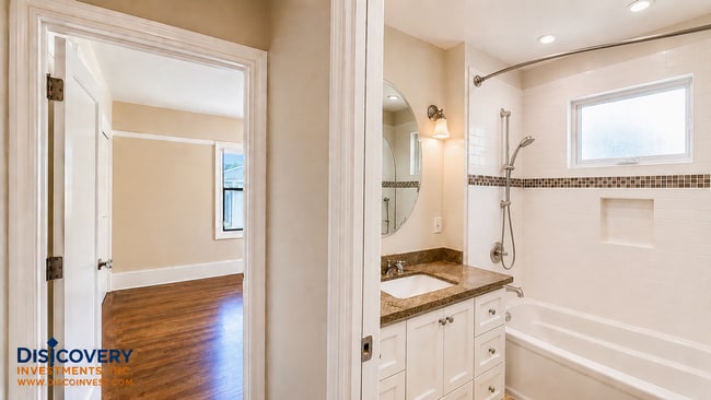 Building Photo - Stylish and Sophisticated Bungalow off Piedmont Avenue