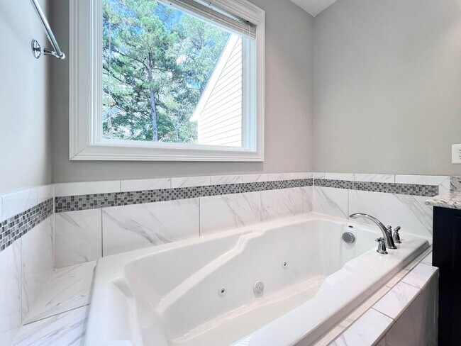 Building Photo - 156 Wildfell Trl