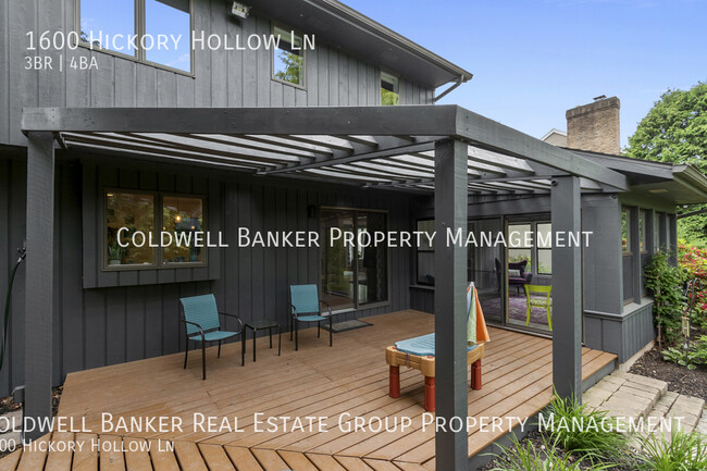 Building Photo - 1600 Hickory Hollow, Menasha