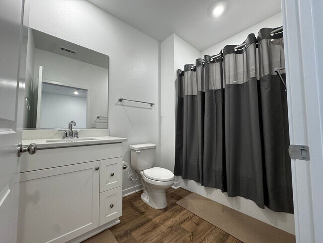 Building Photo - Beautiful, New Siena 3 Bedroom, 2.5 Bath Townhome with Solar for Rent