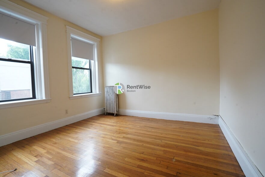 Building Photo - 1152 Commonwealth Ave