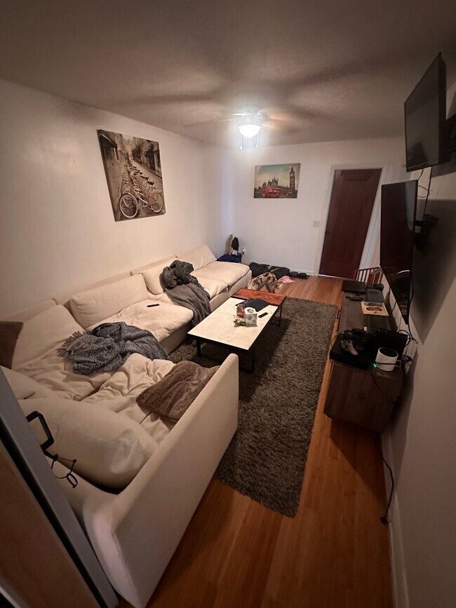 Main Living Room - 1420 Meadow Rd