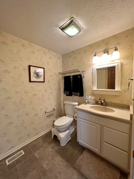 Building Photo - 254 Dominion Dr