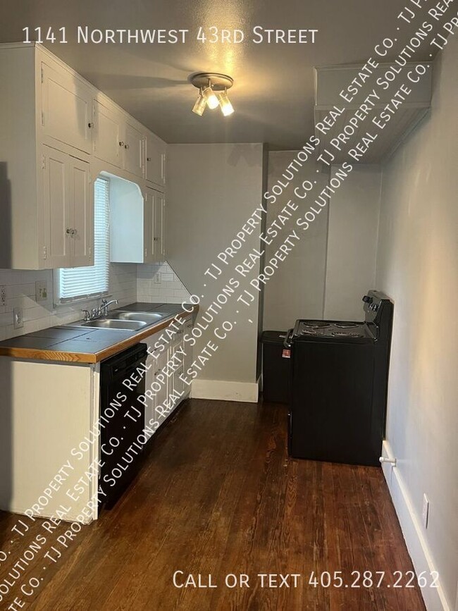 Building Photo - 1141 NW 43rd St