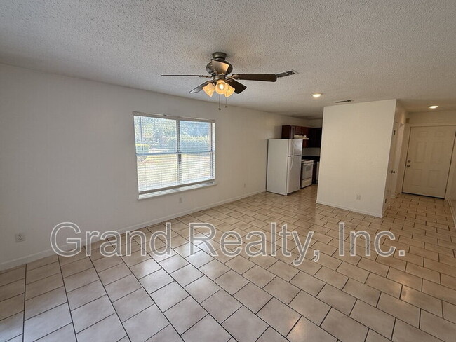 Building Photo - 4148 Charles Cir