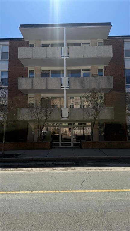Building Photo - 100 Marion St