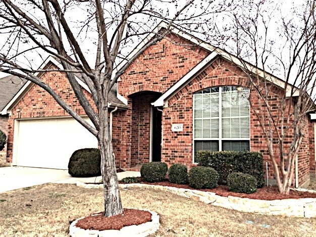 Building Photo - 6215 Crestmont Ln