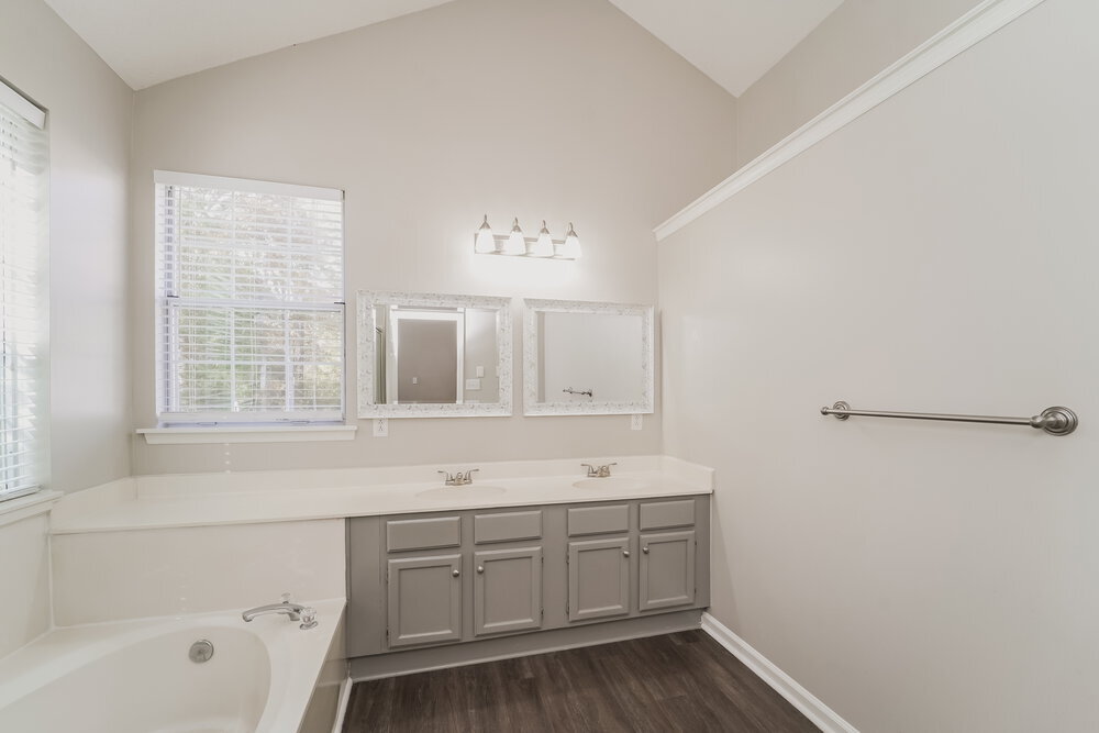 Building Photo - 7437 Reedy Creek Rd