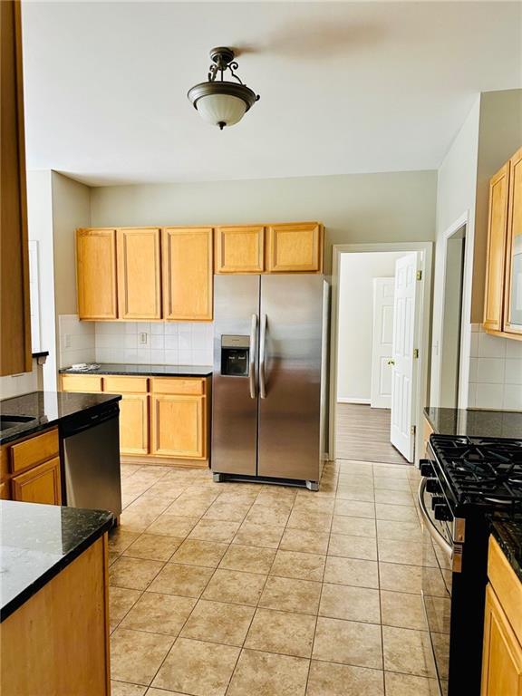 Building Photo - 115 Windsong Trail