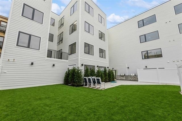 Building Photo - 139 Brunswick St