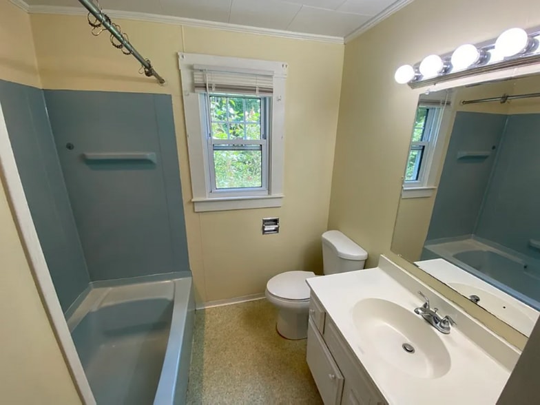 Building Photo - 1288 Federal St