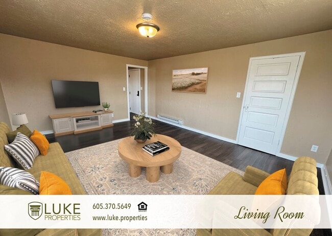 Building Photo - 310 W 18th St