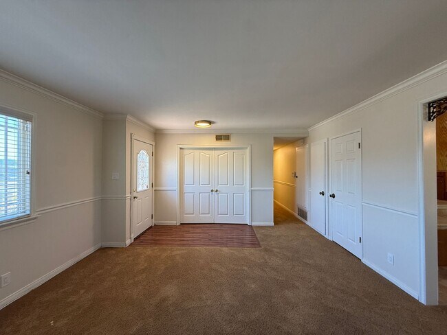 Building Photo - 735 Patterson Rd
