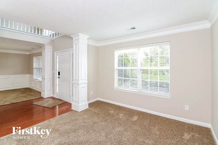 Building Photo - 6385 Daniell Springs Dr
