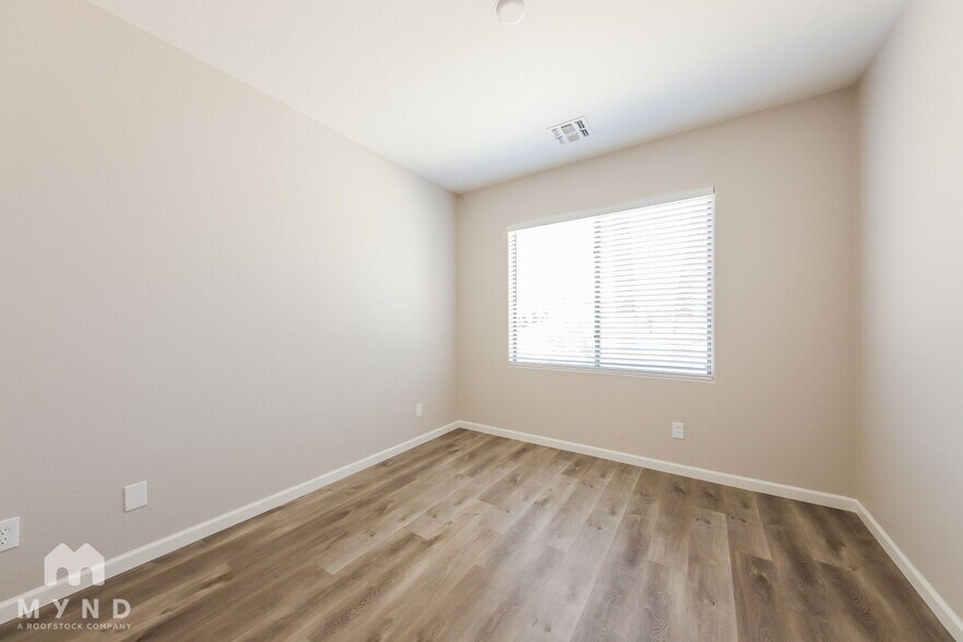 Building Photo - 13615 W Canyon Creek Dr
