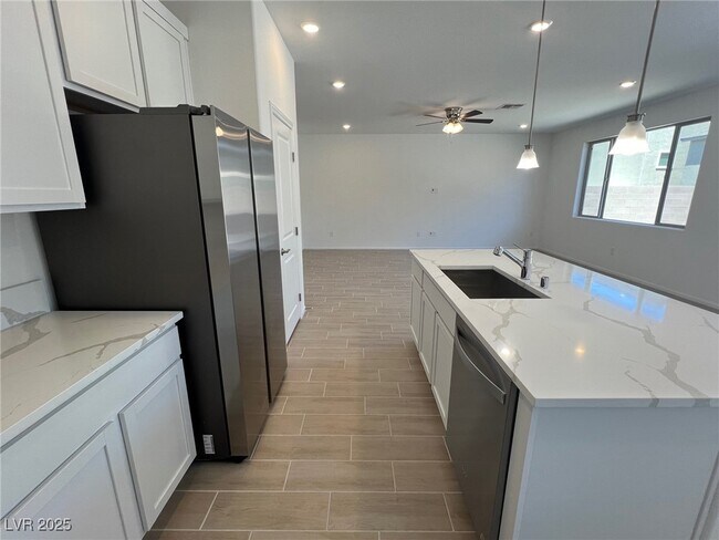 Building Photo - 7470 S Pioneer Way