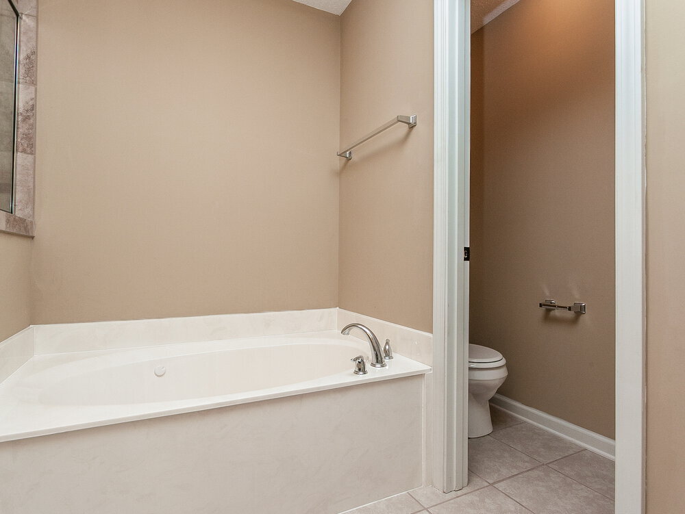 Building Photo - 7281 Green Ash Dr
