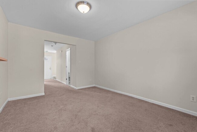 Building Photo - Charming 3-Bed 3.5-Bath Near Campbell University