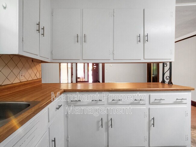 Building Photo - 311 Mc Dowell St