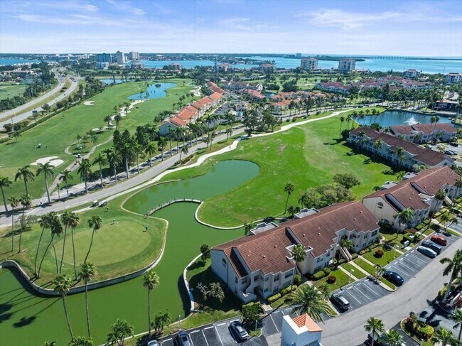 Building Photo - 5900 Bahia Del Mar Cir N