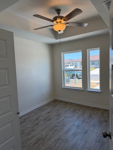Building Photo - 680 Seminole Ln