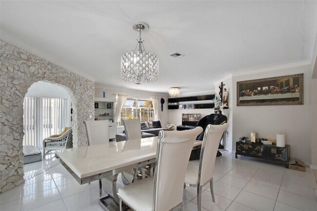 Building Photo - 1311 NE 27th Way