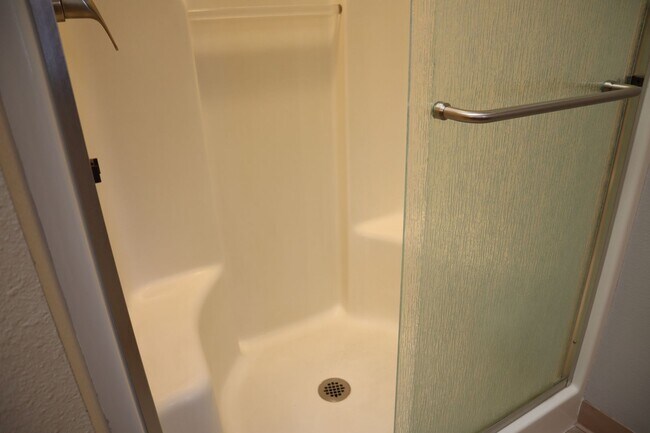 Building Photo - 1508 SE Solomon Loop