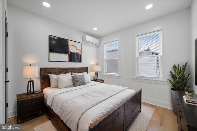 Building Photo - 1911 W Hunting Park Ave