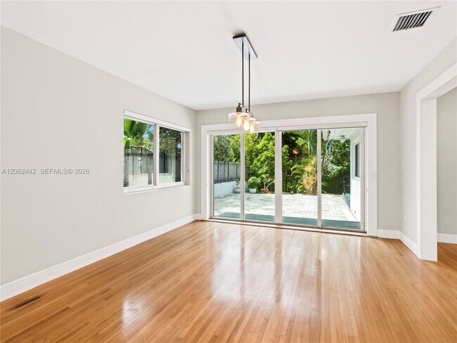 Building Photo - 680 NE 81st St