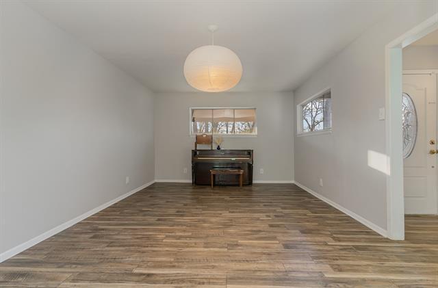 Building Photo - 3 Oak Village Dr