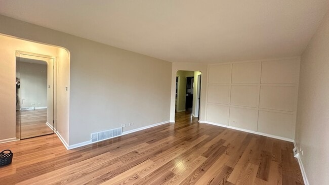 Building Photo - 7520 W Carmen Ave