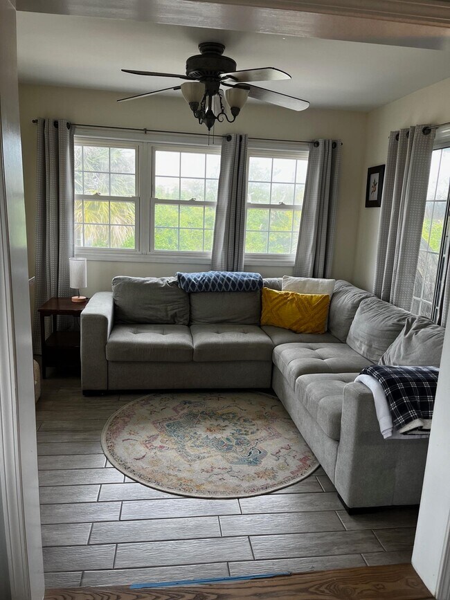 Building Photo - 6549 Madison St