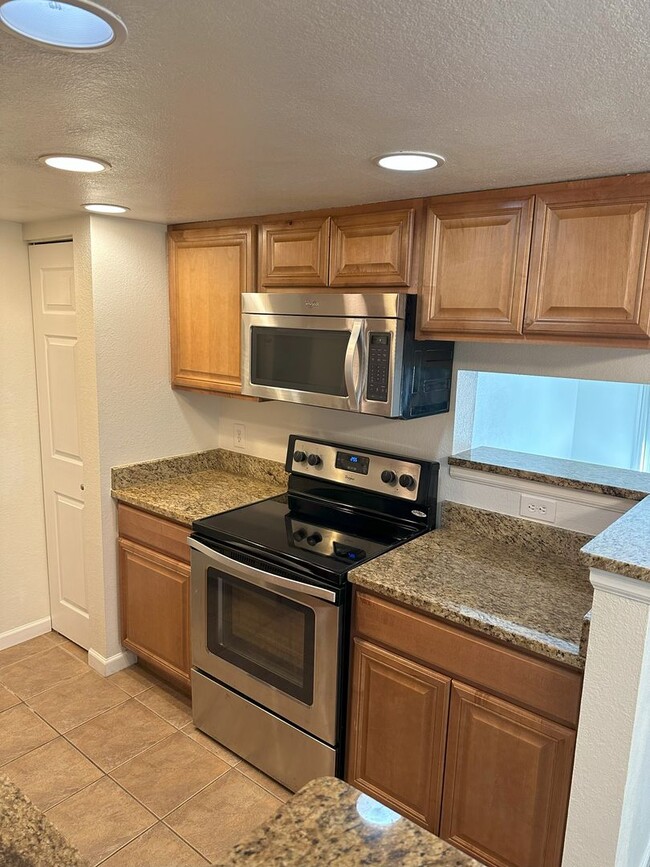 Building Photo - Brandychase at Eastmoor Park 2 Bed 2 Bath ...