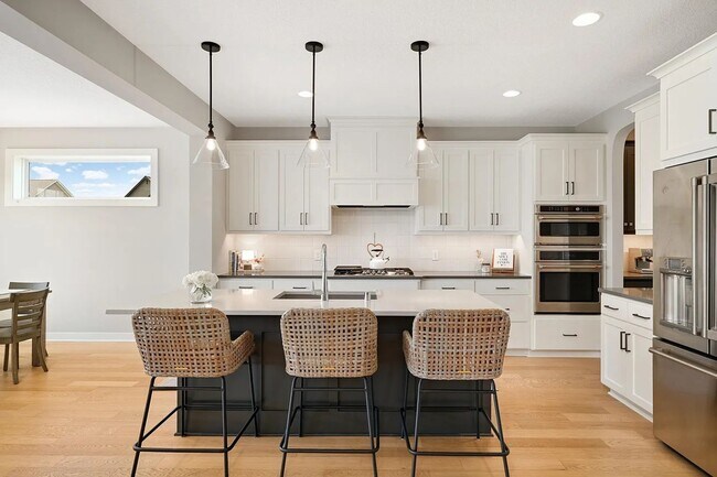 Building Photo - Absolutely stunning woodbury property for lease!