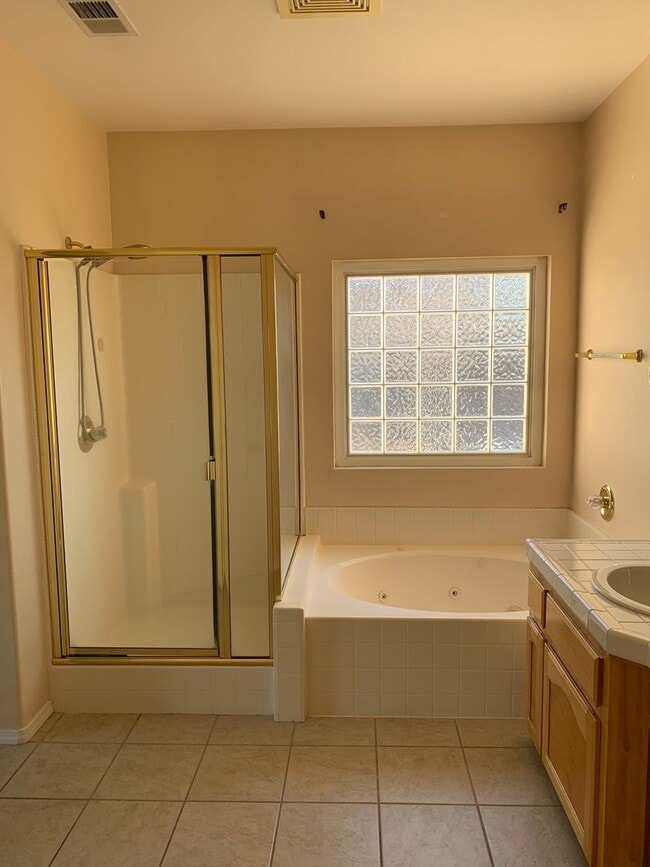 Building Photo - 3 Bedroom 2 Bath Home in Cul-De-Sac