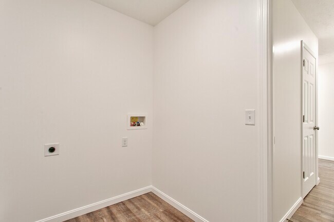 Building Photo - 159 Zachary Dr