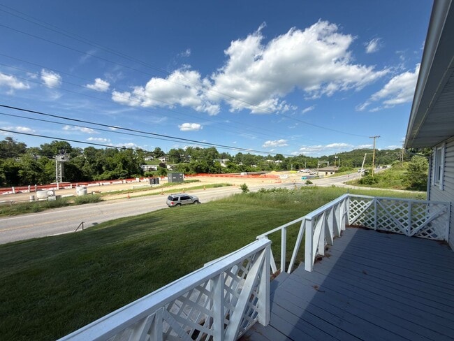 Building Photo - Christiansburg, 3 BR / 1 BA, Available for rent