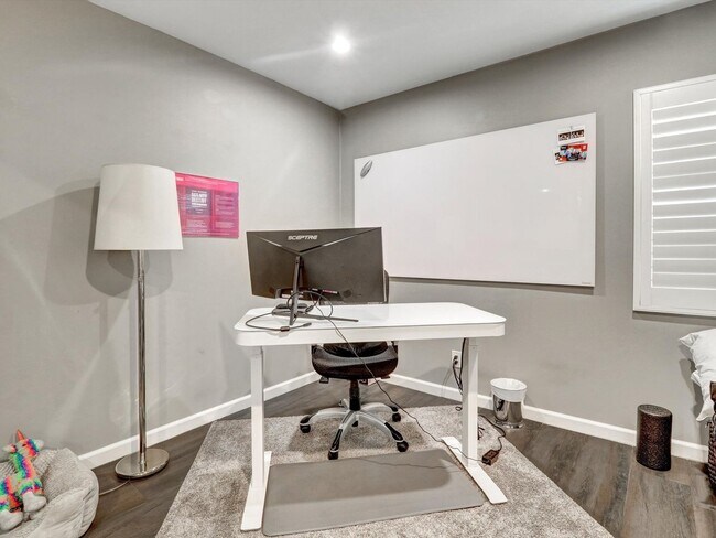 Building Photo - 5437 Coolidge Ave