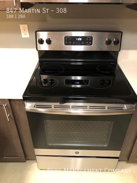 Building Photo - 847 Martin St