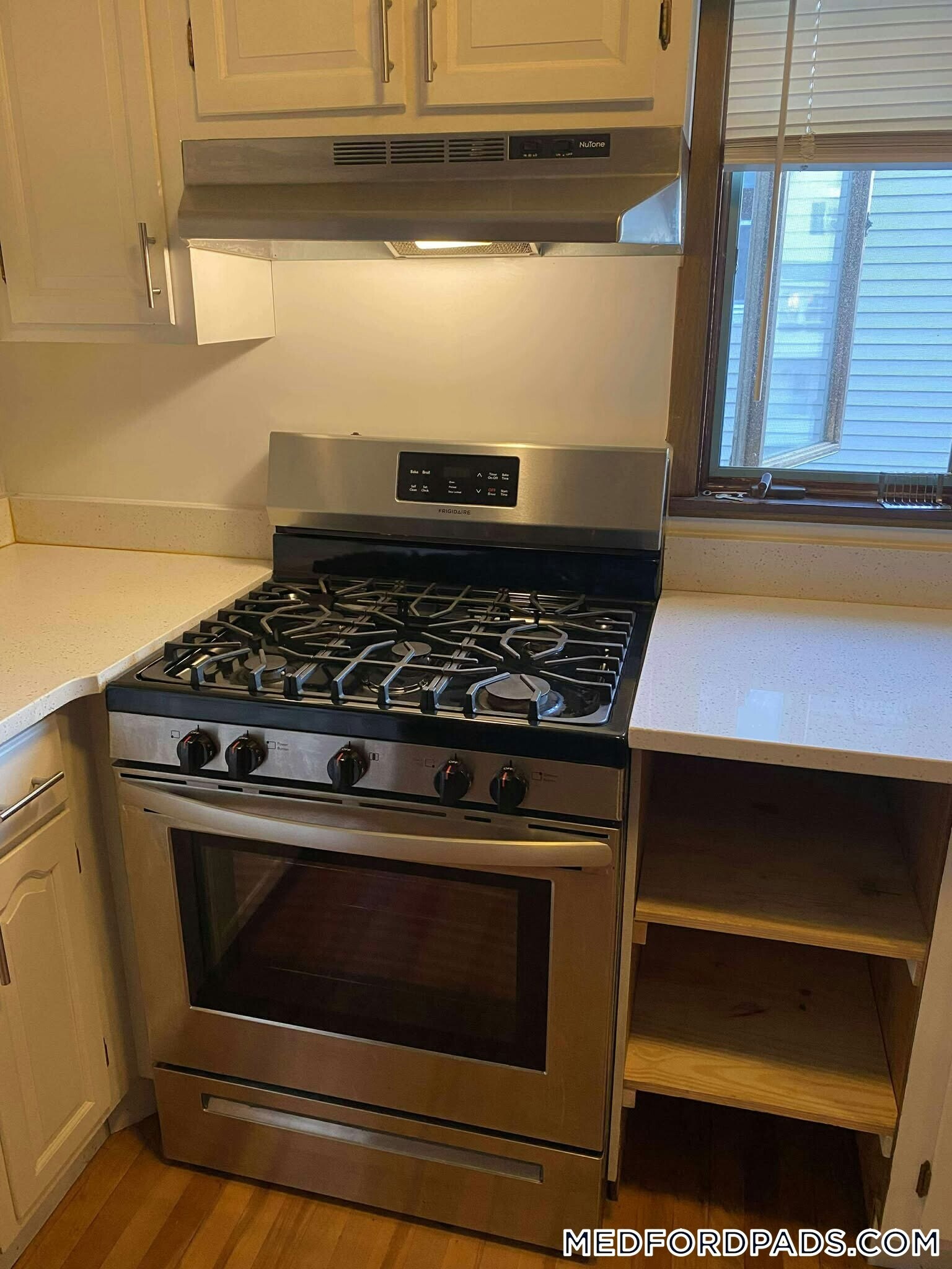 Building Photo - 60 Pinkert St