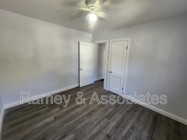 Building Photo - 4401 Bellevue Ave