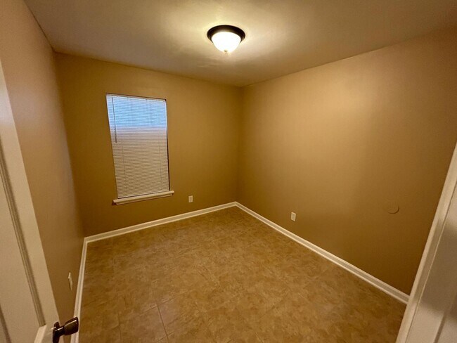 Building Photo - 3741 Rainford Dr