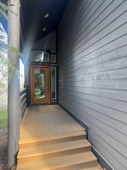 Building Photo - 5476 Cross Country Way