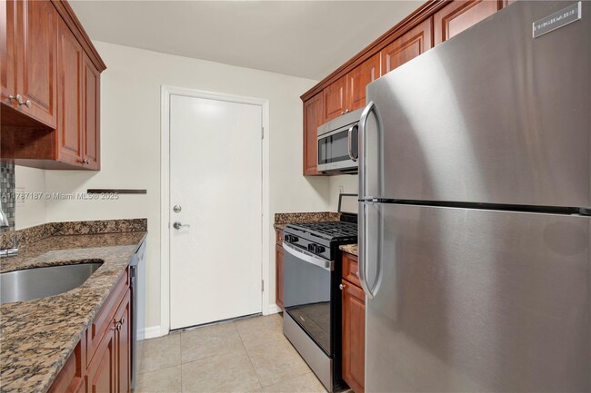 Building Photo - 14500 SW 88th Ave