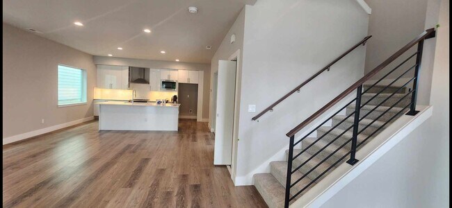 Building Photo - $3,800-Two-Story 4 Bedrooms, 2.5 Bathrooms Contemporary Home Awaits Your Tenancy!