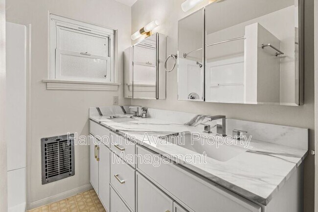 Building Photo - 911 Civic Center Dr