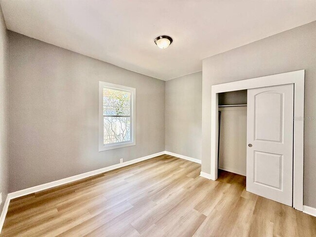 Building Photo - 1216 E 24th Ave